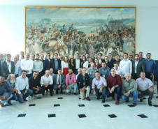 Chefes de 42 núcleos regionais do Governo do Estado das cidades de Londrina, Cornélio Procópio e Jacarezinho participaram nesta quarta-feira (22) de uma reunião com o governador Carlos Massa Ratinho Junior no Palácio Iguaçu, em Curitiba