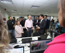 O governador Carlos Massa Ratinho Junior afirmou nesta quinta-feira (23), na Secretaria de Administração e da Previdência, que as licitações ao vivo, regulamentadas por decreto assinado em abril, garantem mais transparência ao cidadão e também aos órgãos de controle, como Ministério Público, Tribunal de Contas e Assembleia Legislativa