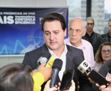 O governador Carlos Massa Ratinho Junior afirmou nesta quinta-feira (23), na Secretaria de Administração e da Previdência, que as licitações ao vivo, regulamentadas por decreto assinado em abril, garantem mais transparência ao cidadão e também aos órgãos de controle, como Ministério Público, Tribunal de Contas e Assembleia Legislativa