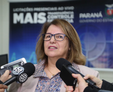 O governador Carlos Massa Ratinho Junior afirmou nesta quinta-feira (23), na Secretaria de Administração e da Previdência, que as licitações ao vivo, regulamentadas por decreto assinado em abril, garantem mais transparência ao cidadão e também aos órgãos de controle, como Ministério Público, Tribunal de Contas e Assembleia Legislativa