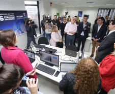 O governador Carlos Massa Ratinho Junior afirmou nesta quinta-feira (23), na Secretaria de Administração e da Previdência, que as licitações ao vivo, regulamentadas por decreto assinado em abril, garantem mais transparência ao cidadão e também aos órgãos de controle, como Ministério Público, Tribunal de Contas e Assembleia Legislativa