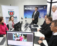 O governador Carlos Massa Ratinho Junior afirmou nesta quinta-feira (23), na Secretaria de Administração e da Previdência, que as licitações ao vivo, regulamentadas por decreto assinado em abril, garantem mais transparência ao cidadão e também aos órgãos de controle, como Ministério Público, Tribunal de Contas e Assembleia Legislativa