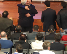 O governador Carlos Massa Ratinho Junior e o presidente da Copel, Daniel Pimentel Slaviero, anunciam nesta sexta-feira (24) os investimentos da Companhia na região Oeste do Paraná para os próximos três anos. Foto: Rodrigo Felix Leal/ANPr