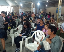 O Paraná Cidadão, a feira de serviços de cidadania, defesa de direitos e inclusão social da Secretaria da Justiça, Família e Trabalho realizou em apenas três dias mais de 10 mil atendimentos em Carlópolis, no Norte Pioneiro. Foram emitidas 1.483 carteiras de identidade e 851 CPF’s, além de 63 carteiras de trabalho. “São serviços gratuitos que contribuem para uma sociedade mais equilibrada e justa”, disse o secretário Ney Leprevost. Foto:SEJUT