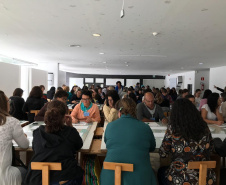 O Museu Oscar Niemeyer promove nesta quarta-feira (29) mais um encontro do ?MON para Educadores?, programa voltado para professores de artes do ensino público e privado, alunos de Licenciatura em Artes e outros profissionais da área de mediação cultural. Para recebê-los, a equipe do Educativo do Museu preparou a oficina teórico-prática ?Corpo Manifesto: Entre a Presença e a Ausência?.  -  Foto: Danusa Patel