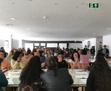 O Museu Oscar Niemeyer promove nesta quarta-feira (29) mais um encontro do ?MON para Educadores?, programa voltado para professores de artes do ensino público e privado, alunos de Licenciatura em Artes e outros profissionais da área de mediação cultural. Para recebê-los, a equipe do Educativo do Museu preparou a oficina teórico-prática ?Corpo Manifesto: Entre a Presença e a Ausência?.  -  Foto: Danusa Patel