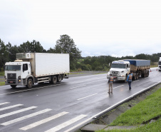 A Secretaria da Fazenda e a Receita Estadual do Paraná realizaram nesta quinta-feira (30) uma operação integrada de fiscalização de mercadorias em trânsito em 35 pontos fixos e 32 pontos móveis do Estado, em uma área de abrangência com 53 municípios. Foto: José Fernando Ogura/ANPr - 30/05/2019