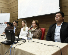 A equipe da Superintendência Geral de Cultura com o secretário municipal de Cultura e Turismo de Paranaguá, Alisson Camargo.Crédito: Kraw Penas/SECC