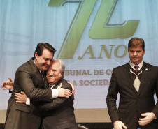 O governador Carlos Massa Ratinho Junior, participa das comemorações dos 72 anos do Tribunal de Contas do Estado. Presentes: ministro do Desenvolvimento Regional, Gustavo Canuto; entre outras autoridades.Curitiba, 03-06-19.Foto: Arnaldo Alves / ANPr.