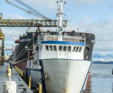 Durante todo o mês de junho, o Porto de Paranaguá vai receber o navio de ensino Ciências do Mar I, da Universidade Federal do Rio Grande do Sul. A embarcação está a serviço dos cursos de Ciências do Mar da Região Sul do Brasil e atenderá alunos do Centro de Estudos do Mar, da Universidade Federal do Paraná (UFPR), e da Universidade Estadual do Oeste do Paraná (Unioeste). Foto: Claudio Neves/APPA