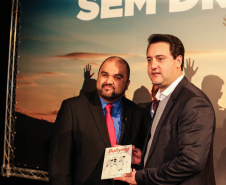 O governador Carlos Massa Ratinho Junior lança nesta terça-feira (04) no  auditório Poty Lazzarotto do Museu Oscar Niemeyer,  a campanha Junho Paraná Sem Drogas. O mês inteiro será dedicado à conscientização e prevenção quanto ao uso de entorpecentes.  Curitiba, 04/06/2019 -Foto: Geraldo Bubniak/ANPr