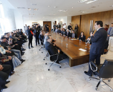 O governador Carlos Massa Ratinho Junior libera recursos para bolsas de pesquisa e extensão, para pesquisadores das universidades e institutos de pesquisa do Paraná.Curitiba, 04-06-19.Foto: Arnaldo Alves/ANPr