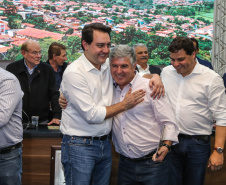 Governador Carlos Massa Ratinho Junior se reúne em Irati com os prefeitos do Centro-Sul do Paraná, e repassa recursos para investimentos em diversos municípios da região. O secretário do Desenvolvimento Urbano e Obras Públicas, João Carlos Ortega, também participa do encontro.  -  Irati, 07/06/2019  -  Foto: Geraldo Bubniak/ANPr