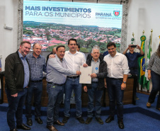 Governador Carlos Massa Ratinho Junior se reúne em Irati com os prefeitos do Centro-Sul do Paraná, e repassa recursos para investimentos em diversos municípios da região. O secretário do Desenvolvimento Urbano e Obras Públicas, João Carlos Ortega, também participa do encontro.  -  Irati, 07/06/2019  -  Foto: Geraldo Bubniak/ANPr