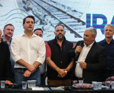 Governador Carlos Massa Ratinho Junior se reúne em Irati com os prefeitos do Centro-Sul do Paraná, e repassa recursos para investimentos em diversos municípios da região. O secretário do Desenvolvimento Urbano e Obras Públicas, João Carlos Ortega, também participa do encontro.  -  Irati, 07/06/2019  -  Foto: Geraldo Bubniak/ANPr