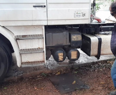 A Divisão Estadual de Narcóticos (Denarc) da Polícia Civil do Paraná prendeu nos primeiros quatro meses do ano 147 pessoas envolvidas no tráfico de drogas. Também foram recuperados 71 veículos e 46 armas de uso restrito, além de cerca de 23 toneladas de maconha, 5 toneladas de cocaína, mais de 200 quilos de crack e quantidades expressivas de haxixe, LSD, ecstasy e sintéticos. -  Fotos Denarc