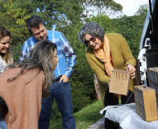 A Secretaria de Estado do Desenvolvimento Sustentável e do Turismo e o Instituto Ambiental do Paraná (IAP) realizaram nesta segunda-feira (10) a soltura de 30 aves apreendidas em operações de fiscalização. A soltura aconteceu no Criadouro Conservacionista Onça-Pintada, em Campina Grande do Sul, na Grande Curitiba. Ação integra as comemorações do Dia Internacional do Meio Ambiente. Foto: Jaelson Lucas/ANPr