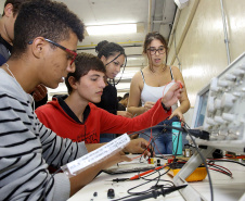 A Secretaria de Estado da Educação e do Esporte está com inscrições abertas para uma série de cursos, com início no segundo semestre. São 11 mil vagas para 43 cursos técnicos e outros três de especialização, distribuídos em 137 instituições de ensino de 73 cidades do Paraná. Todos são gratuitos, com certificação emitida pela secretaria. Foto: Jaelson Lucas/ANPr