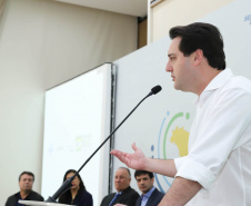 Governador Carlos Massa Ratinho Junior participa do seminário  do programa Investe Turismo, em Foz do Iguaçu. Foto: Rodrigo Felix Leal/ANPr