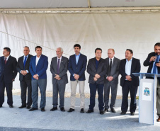 O vice governador do Paraná Darci Piana participou na tarde dessa quarta feira (12), em Foz do Iguaçu, da entrega do Centro de Atendimento ao Turista CAT 1, com área de 165,16 m2, localizado na Avenida das Cataratas Vila Yolanda. O ministro do Turismo Marcelo Álvaro Antonio esteve presente na solenidade. O vice governador Darci Piana falou sobre a entrega da muito comemorada pelo segmento do Turismo na região. Foto: Denis Ferreira Netto/SEDEST