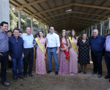 Governador Carlos Massa Ratinho Junior, durante solenidade realizada no município de Quitandinha, na Região Metropolitana de Curitiba, entregou títulos de regularização fundiária para 59 pequenos produtores rurais e confirmou recursos para a prefeitura adquirir equipamento rodoviário e veículo para uso na administração  -  Quitandinha, 13/06/2019  -  Foto: José Fernando Ogura/ANPr