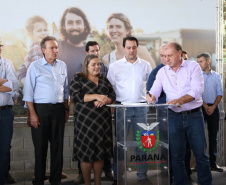 Governador Carlos Massa Ratinho Junior, durante solenidade realizada no município de Quitandinha, na Região Metropolitana de Curitiba, entregou títulos de regularização fundiária para 59 pequenos produtores rurais e confirmou recursos para a prefeitura adquirir equipamento rodoviário e veículo para uso na administração  -  Quitandinha, 13/06/2019  -  Foto: José Fernando Ogura/ANPr