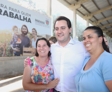 Governador Carlos Massa Ratinho Junior, durante solenidade realizada no município de Quitandinha, na Região Metropolitana de Curitiba, entregou títulos de regularização fundiária para 59 pequenos produtores rurais e confirmou recursos para a prefeitura adquirir equipamento rodoviário e veículo para uso na administração  -  Quitandinha, 13/06/2019  -  Foto: José Fernando Ogura/ANPr