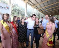 Governador Carlos Massa Ratinho Junior, durante solenidade realizada no município de Quitandinha, na Região Metropolitana de Curitiba, entregou títulos de regularização fundiária para 59 pequenos produtores rurais e confirmou recursos para a prefeitura adquirir equipamento rodoviário e veículo para uso na administração  -  Quitandinha, 13/06/2019  -  Foto: José Fernando Ogura/ANPr
