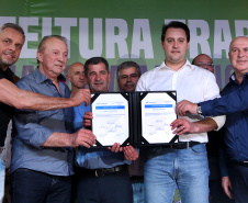 O governador Carlos Massa Ratinho Junior anunciou nesta quinta-feira (13) o investimento de 26.963.670,76 para benefícios à população de São José dos Pinhais, na Região Metropolitana de Curitiba.  -  São José dos Pinhais, 13/06/2019  -  Foto: Gilson Abreu/ANPr