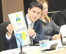Com a presença das principais entidades que lutam para combater o trabalho análogo ao de escravo, a Secretaria de Estado da Justiça, Família e Trabalho iniciou nesta quinta-feira tratativas para a instalação da Comissão Estadual de Erradicação do Trabalho Escravo no Paraná (Coetrae). Foto: SEJUF