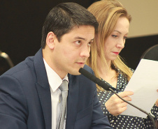 Com a presença das principais entidades que lutam para combater o trabalho análogo ao de escravo, a Secretaria de Estado da Justiça, Família e Trabalho iniciou nesta quinta-feira tratativas para a instalação da Comissão Estadual de Erradicação do Trabalho Escravo no Paraná (Coetrae). Foto: SEJUF