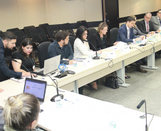 Com a presença das principais entidades que lutam para combater o trabalho análogo ao de escravo, a Secretaria de Estado da Justiça, Família e Trabalho iniciou nesta quinta-feira tratativas para a instalação da Comissão Estadual de Erradicação do Trabalho Escravo no Paraná (Coetrae). Foto: SEJUF