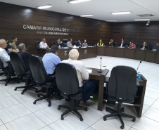 A nova captação de água no Rio São José em Cascavel foi tema de audiência pública na tarde de quinta-feira (13), na Câmara de Vereadores, com a participação do gerente geral da Sanepar, Renato Mayer Bueno. O evento foi proposto pelas comissões de Direito do Consumidor (CDC) e de Meio Ambiente (CMA) da Câmara.  -  Cascavel, 13/06/2019  -  Foto: Divulgação Sanepar