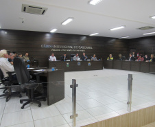 A nova captação de água no Rio São José em Cascavel foi tema de audiência pública na tarde de quinta-feira (13), na Câmara de Vereadores, com a participação do gerente geral da Sanepar, Renato Mayer Bueno. O evento foi proposto pelas comissões de Direito do Consumidor (CDC) e de Meio Ambiente (CMA) da Câmara.  -  Cascavel, 13/06/2019  -  Foto: Divulgação Sanepar