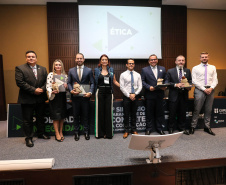 Painel 1: Instrumento Do Compliance Na Administração Pública com AndreaStrapasson,  Marcos Turbay, Phillip Gil França  e Rodrigo Pironti  durante I Simpósio de Combate à Corrupção na Administração Pública na Sede da OAB em Curitiba.  Curitiba, 14/06/2019 -  Foto: Geraldo Bubniak/ANPr