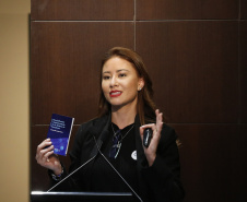 Simpósio: Ética, Probidade e Integridade. N/F: Letícia Sugai Rocha, diretora do IPACOM e consultora em Compliance.Curitiba, 14-06-19.Foto: Arnaldo Alves / ANPr.