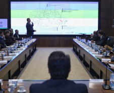 Também na reunião do secretariado desta terça-feira (18), o Instituto Paranaense de Desenvolvimento Econômico e Social (Ipardes) apresentou um estudo sobre as cidades do Paraná com menor Índice de Desenvolvimento Humano. A iniciativa listou 45 municípios com indicadores abaixo da média estadual, levando em consideração critérios como taxa de mortalidade, abandono escolar e emprego formal. Foto: José Fernando Ogura/ANPr