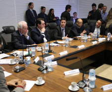 Governador Carlos Massa Ratinho Junior durante reunião com a equipe de governo. Foto: José Fernando Ogura/ANPr