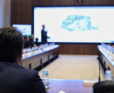Também na reunião do secretariado desta terça-feira (18), o Instituto Paranaense de Desenvolvimento Econômico e Social (Ipardes) apresentou um estudo sobre as cidades do Paraná com menor Índice de Desenvolvimento Humano. A iniciativa listou 45 municípios com indicadores abaixo da média estadual, levando em consideração critérios como taxa de mortalidade, abandono escolar e emprego formal. Foto: José Fernando Ogura/ANPr