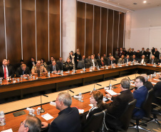 Os proprietários de veículos no Paraná podem contar com mais uma facilidade digital. Nesta terça-feira (18), durante a reunião do governador Carlos Massa Ratinho Junior com o secretariado, realizada no Palácio Iguaçu, foi lançado o Certificado de Registro e Licenciamento de Veículo Digital (CRLV).  -  Curitiba, 18/06/2019  -   Foto: Rodrigo Félix Leal/ANPr