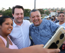 Londrina, no Norte do Paraná, ganhou uma unidade do projeto Arena Multiuso, espaço para atividades esportivas e de recreação, implantado pelo Governo do Estado, em parceria com o município. Instalada no conjunto residencial Vista Bela, a unidade foi entregue à comunidade pelo governador Carlos Massa Ratinho Junior, nesta quinta-feira (20). - Londrina, 20/06/2019 - Foto: Rodrigo Félix Leal/ANPr