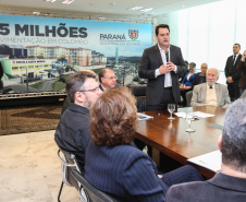 Governador Carlos Massa Ratinho Junior assina liberação de recursos para pavimentação de vias urbanas de Colombo - Curitiba, 04/07/2019 -  Foto: Geraldo Bubniak/ANPr