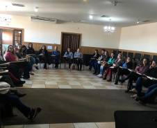 Servidores e profissionais de 201 prefeituras do Paraná recebem instruções sobre o preenchimento no sistema do Cadastro Único para Programas Sociais (CadÚnico). Foram disponibilizadas 12 turmas, com 300 vagas, para capacitação que contempla profissionais dos municípios. A ação desenvolvida pela Coordenação de Proteção Social Básica da Secretaria da Justiça, Família e Trabalho, em conjunto com a Caixa Econômica Federal, acontece até 23 de agosto, em Curitiba. Foto: Divulgação/SEJUF