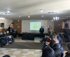 Servidores e profissionais de 201 prefeituras do Paraná recebem instruções sobre o preenchimento no sistema do Cadastro Único para Programas Sociais (CadÚnico). Foram disponibilizadas 12 turmas, com 300 vagas, para capacitação que contempla profissionais dos municípios. A ação desenvolvida pela Coordenação de Proteção Social Básica da Secretaria da Justiça, Família e Trabalho, em conjunto com a Caixa Econômica Federal, acontece até 23 de agosto, em Curitiba. Foto: Divulgação/SEJUF