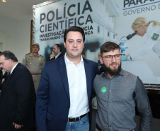 O governador Carlos Massa Ratinho Júnior dá posse a mais de 90 peritos oficiais, no Palácio Iguaçu. Os profissionais integrarão o efetivo da Polícia Científica do Paraná e, após formação, serão distribuídos no Estado, conforme a necessidade. Curitiba, 22/07/2019 -Foto: Rodrigo Felix Leal/ANPr