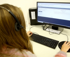 Os servidores estaduais de Curitiba já podem agendar as consultas de perícia médica pela internet. O objetivo é tornar o processo mais humano, fácil e rápido. Até então, era necessário marcar as consultas por telefone. Através do novo sistema também é possível cancelar, consultar, reagendar ou alterar horários. A ideia é expandir o serviço para todo o Estado nos próximos meses. Foto: Jaelson Lucas/ANPr