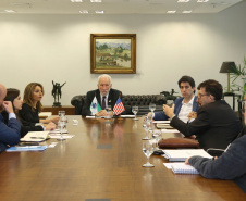 O vice-governador Darci Piana se reuniu nesta sexta-feira (2), no Palácio Iguaçu, com representantes da Corporação de Investimento Privado no Exterior (OPIC, da sigla em inglês) com interesse em investir em projetos do Estado