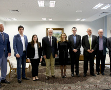 O vice-governador Darci Piana se reuniu nesta sexta-feira (2), no Palácio Iguaçu, com representantes da Corporação de Investimento Privado no Exterior (OPIC, da sigla em inglês) com interesse em investir em projetos do Estado