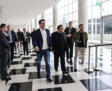 O governador Carlos Massa Ratinho Junior assina nesta segunda-feira (05), promoções e progressões da Administração Indireta: DETRAN, ADAPAR, IAPAR, EMATER, PGE, CRE, AGEPAR e Advogados do Estado. O ato acontece no Palácio Iguaçu.Curitiba, 05/08/2019