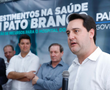 O governador Carlos Massa Ratinho Junior autorizou nesta quarta-feira (8), em Pato Branco, o repasse de R$ 565 mil para aquisição de equipamentos e acessórios para o setor de radiologia do Hospital do Câncer da cidade.